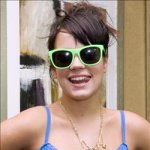 Lily Allen Fica B�bada e D� Vexame