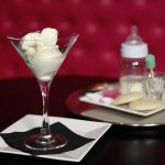 Restaurante Lança Sorvete de Leite Materno, mas Autoridades Sanitárias Suspendem Venda Restaurante Lança Sorvete de Leite Materno, mas Autoridades Sanitárias Suspendem Venda