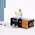 Mini-esculturas Feitas com Componentes Eletrônicos