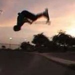 Tentando um Mortal com um Patinete Motorizado