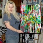 Artista Pinta Quadros com os Seios Artista Pinta Quadros com os Seios