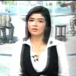 Barata Cascuda Pousa na Apresentadora ao Vivo Barata Cascuda Pousa na Apresentadora ao Vivo