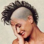 Foto de Demi Moore de Moicano no Twitter Foto de Demi Moore de Moicano no Twitter