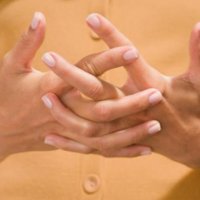 Saiba Por que Temos o Hábito de Estalar os Dedos