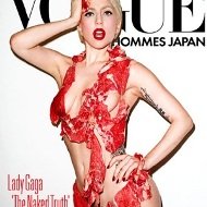Lady Gaga Vestindo Bifes na Vogue Japonesa