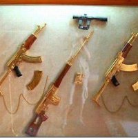 A Coleção de Armas de Ouro de Saddam Hussein