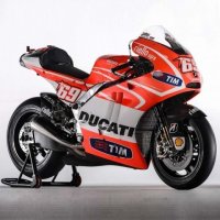 Primeiras Fotos da Moto Ducati Desmosedici GP13