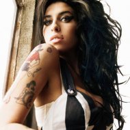 Amy Winehouse PÃµe Silicone e Turbina Seios