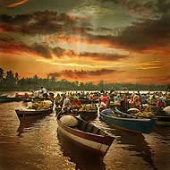 O Belo Mercado Flutuante na Indonésia