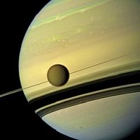 Titã Pode Ser Mais Velha que Saturno