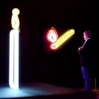 Jogo de Luzes: BritÃ¢nico ExpÃµe Esculturas de Neon