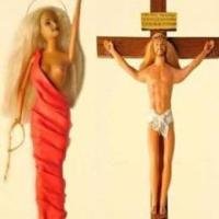 Barbie e Ken em Imagens Religiosas Geram Protestos