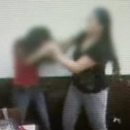 Vídeo de Garotas Brigando na Escola Cai na Internet.