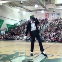 Aluno Apavora ao DanÃ§ar 'Billie Jean' de Michael Jackson
