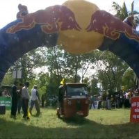 Enquanto Isso no Sri Lanka: Rally de Tuk-Tuk