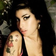 Cantora Amy Winehouse Morre aos 27 Anos