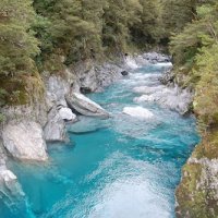O Rio de Piscinas Azuis em Nova Zelândia