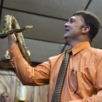 Pastor que Manipulava Cobras nos Cultos Morre Picado por Cascavel