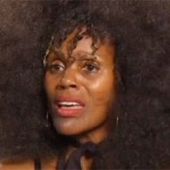 Mulher Tem Cabelo 'Black Power' Revistado em Aeroporto dos EUA